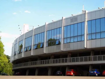 Учители и лекари с двойка по физическо