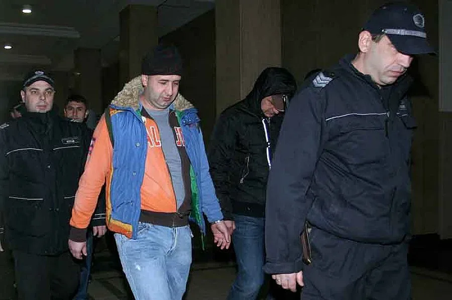 Търсят хирурга на "Наглите"