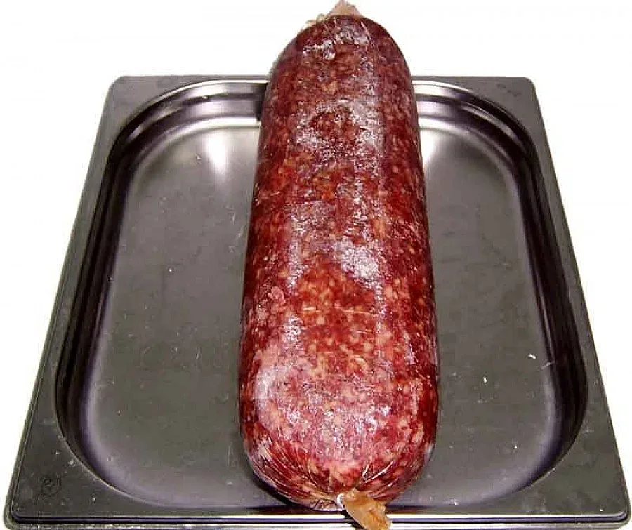 Домашен арест за кражба на салам