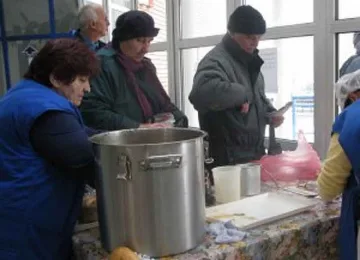 Топъл обяд за 2000 бедни в София