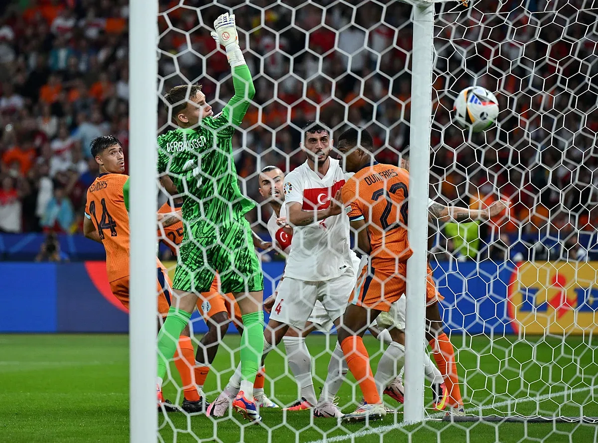 Златен Коди Гакпо! Нидерландия е на полуфинал