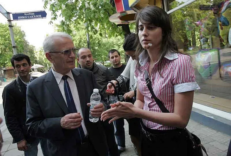 Депутатка брани Волен с оставка 