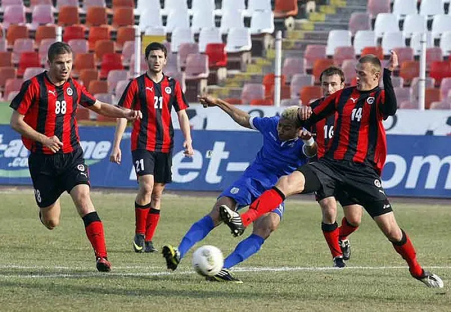 "Локомотив" (Сф) се срива