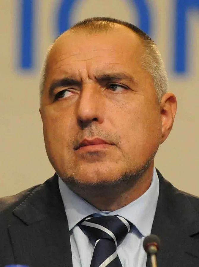 Борисов извади жълт картон на Тотю