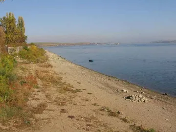 Дунав пресъхва рекордно, става опасно