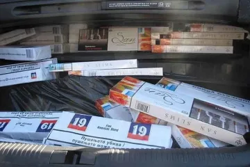 2-годишно дете параван за контрабанда