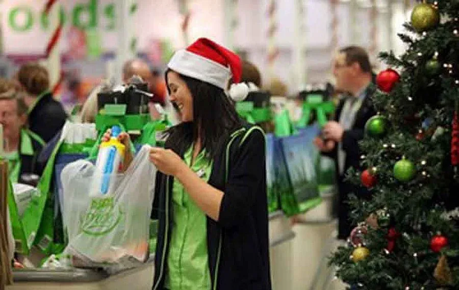 Коледна шопинг мания месец по-рано 
