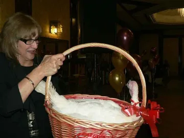 Разиграха на търг пияна пуйка и шаха на Бойко