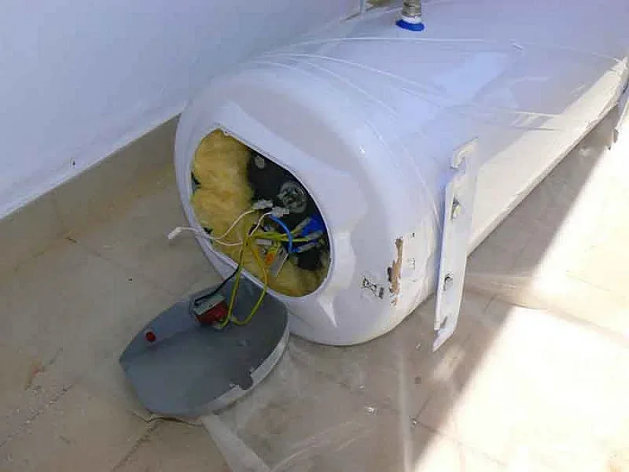 Бойлер овъгли съпрузи под душа