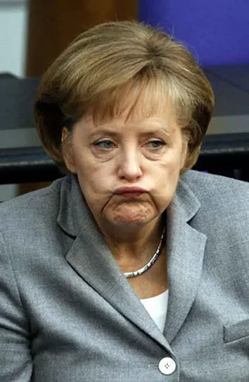 Ангела Меркел отговаря на въпроси в ЮТюб