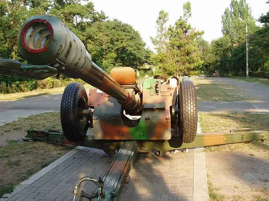 Армията продава гаубици като картофи