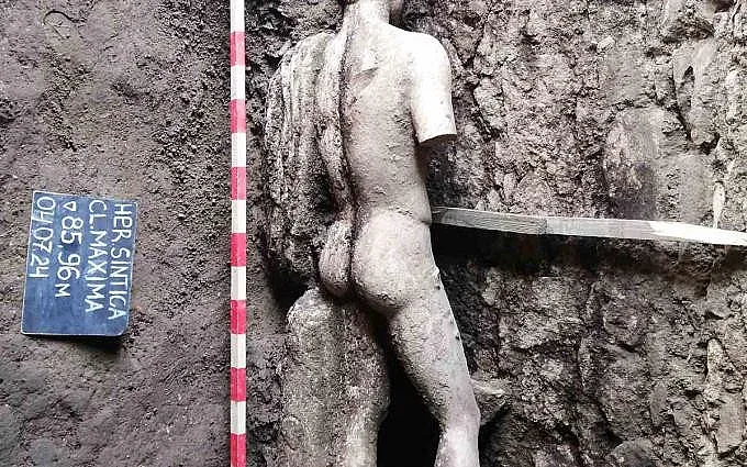 Уникална статуя влиза в музея на Петрич