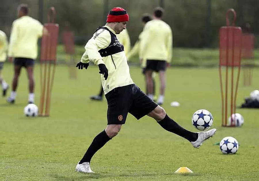 Халф сменя Бербо в "Манчестър Юнайтед"