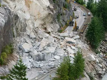 Чакаме европари за свлачищата по морето