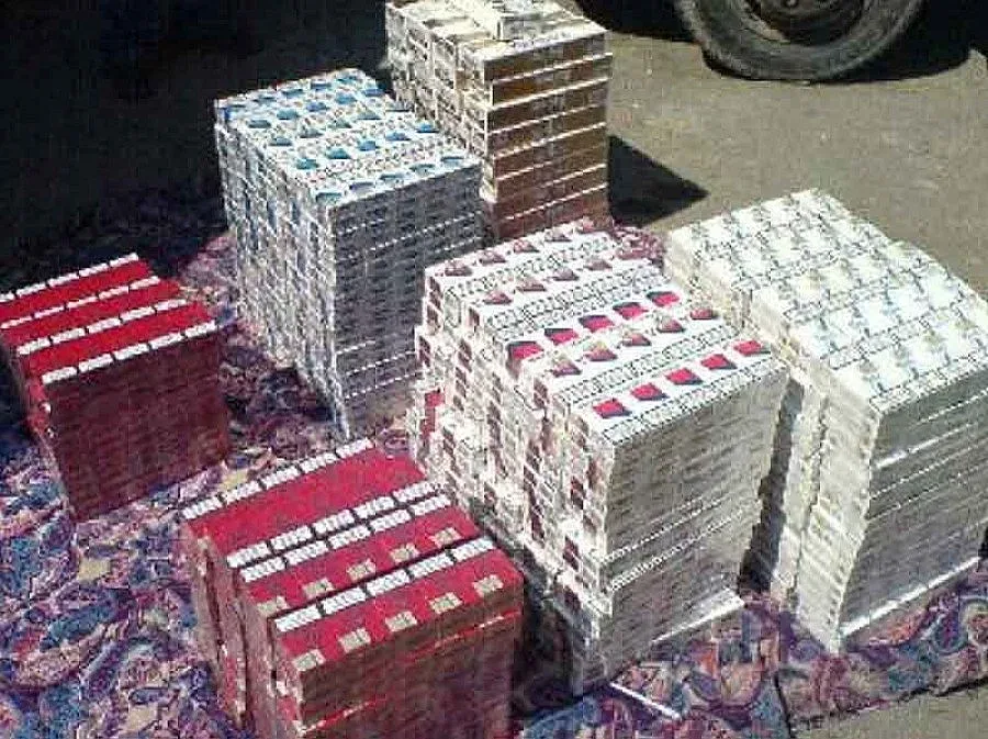 Петричанин вози 19 мастербокса цигари в миниван