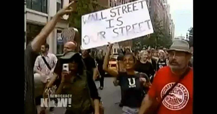 Арестуваха над 300 протестиращи от "Окупирай Уолстрийт"