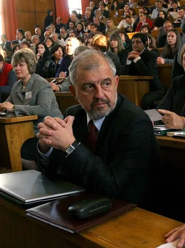 Илчев пак ректор на СУ след драматичен балотаж 