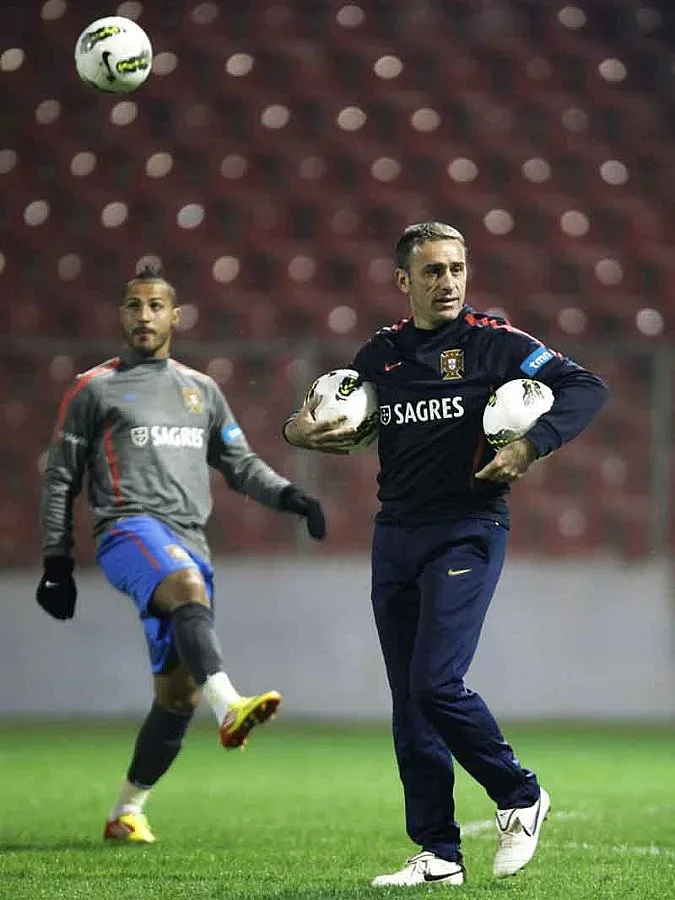 Бенто прати Карвальо и Босингва пред телевизорите