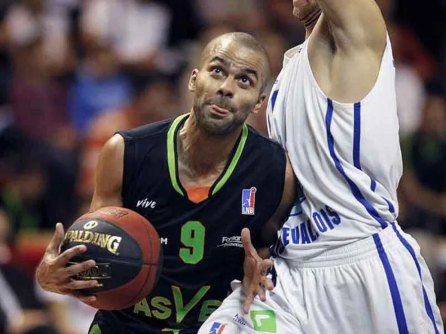 Тони Паркър ще движи с гардове в София