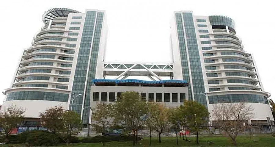 15-годишен тероризира мол по телефона