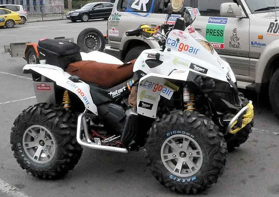 Ценков и Вачков представят АТВ-та за "Дакар 2012"