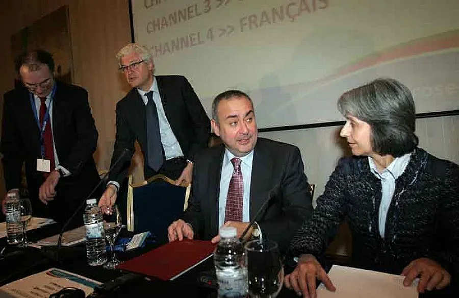 Търсят виновни чиновници за евродалавери