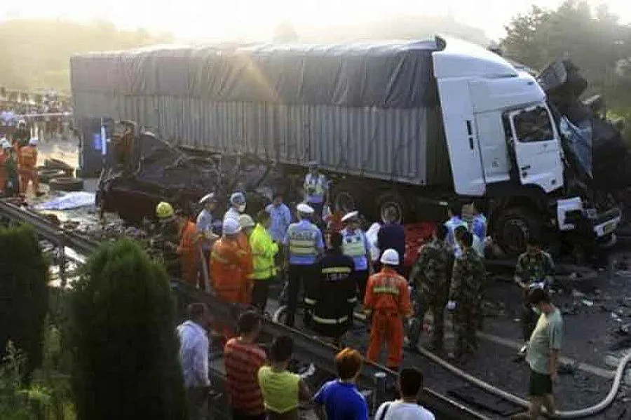 18 деца загинаха при катастрофа в Китай