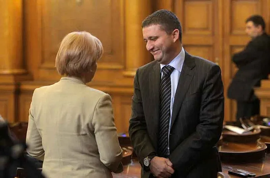 Вдигат стажа за пенсиониране от 2015 г.