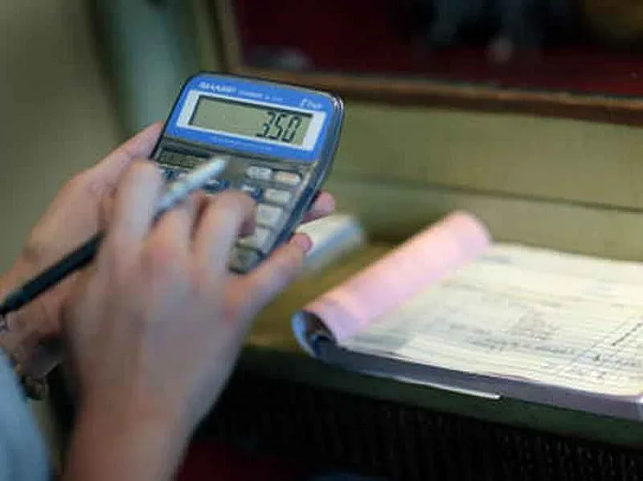 Депутатите гледат бюджета, министрите - минималната заплата