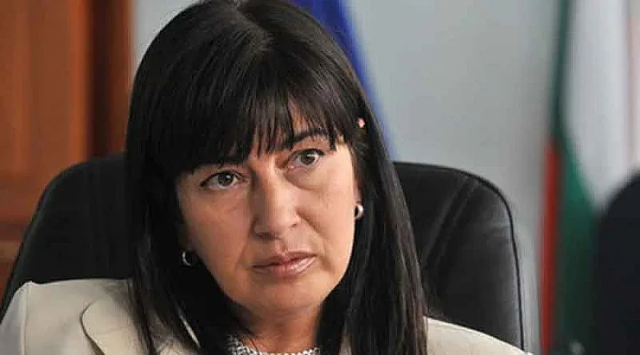 Освободиха шефката на енергийния холдинг