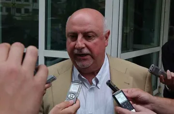 Баждеков: Послушаха да сме под шапката на УЕФА