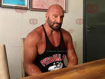 Легенда на мутрите се завърна. Един град замръзна (СНИМКА)