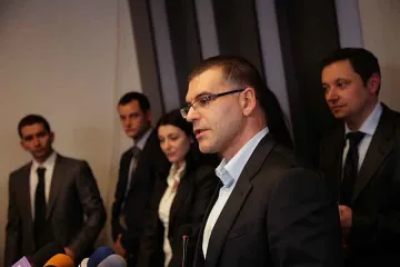 По нов начин ще плащат на чиновниците