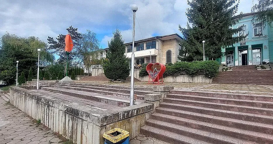 Наши баровци полудяха! Избиват се за това място