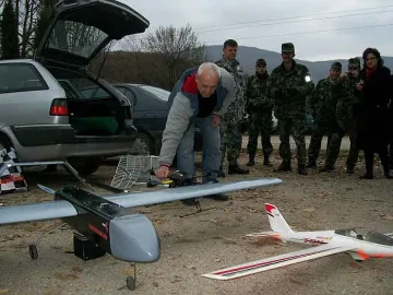 Роботът потвърди: Взривен е само един склад