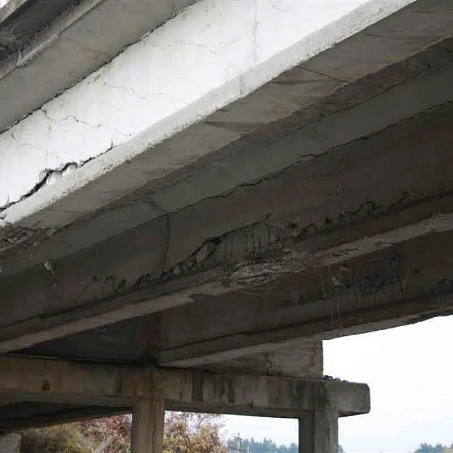 Демонтират бутнатия надлез край Николаево