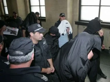 Съпруги на "палките" искат помощ от Борис Велчев