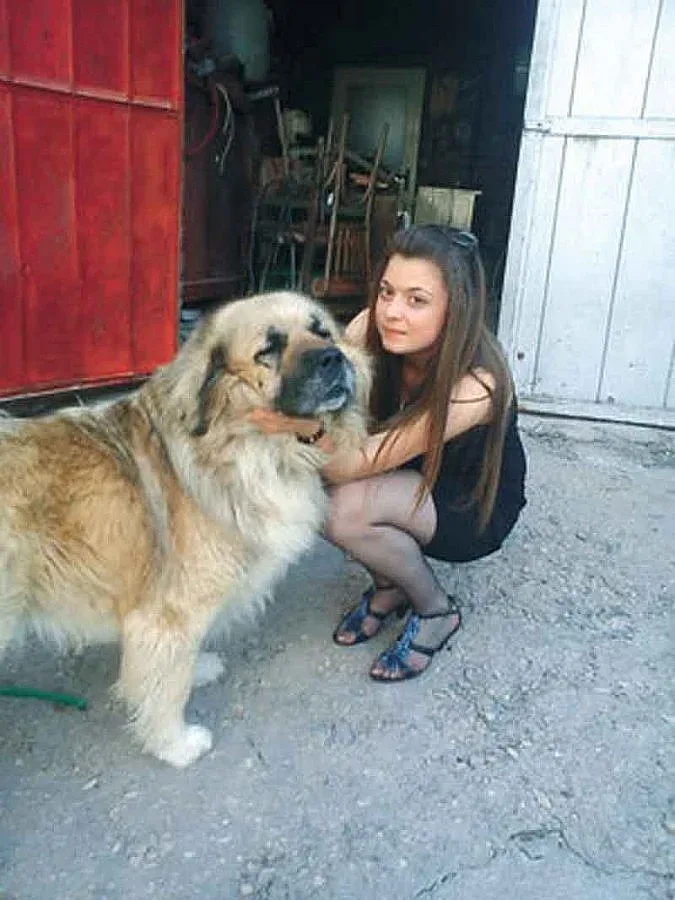 Мирослава пратила писмо - отвлечена е! 