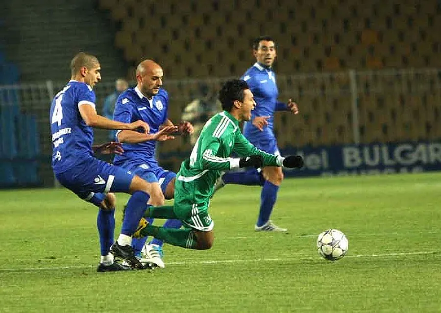  "Черноморец" спря и лидера