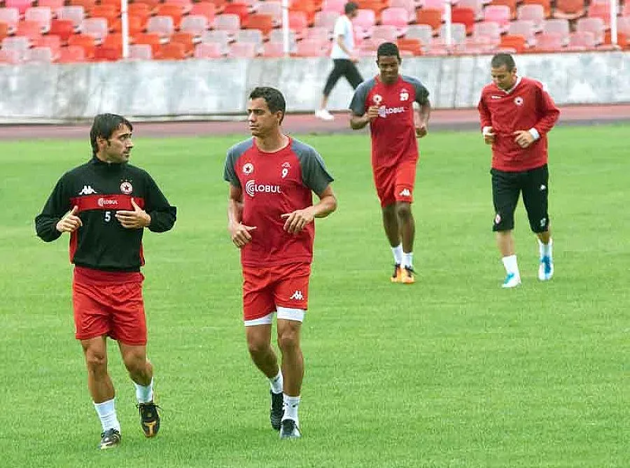 Платини контузен по заповед на Стратега