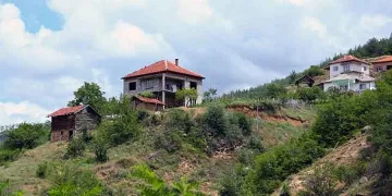 Община спасява ромски квартал от събаряне