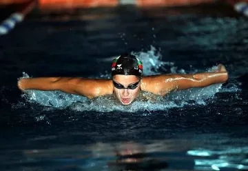 Аврамова плува бътерфлай на 20-ия си рожден ден