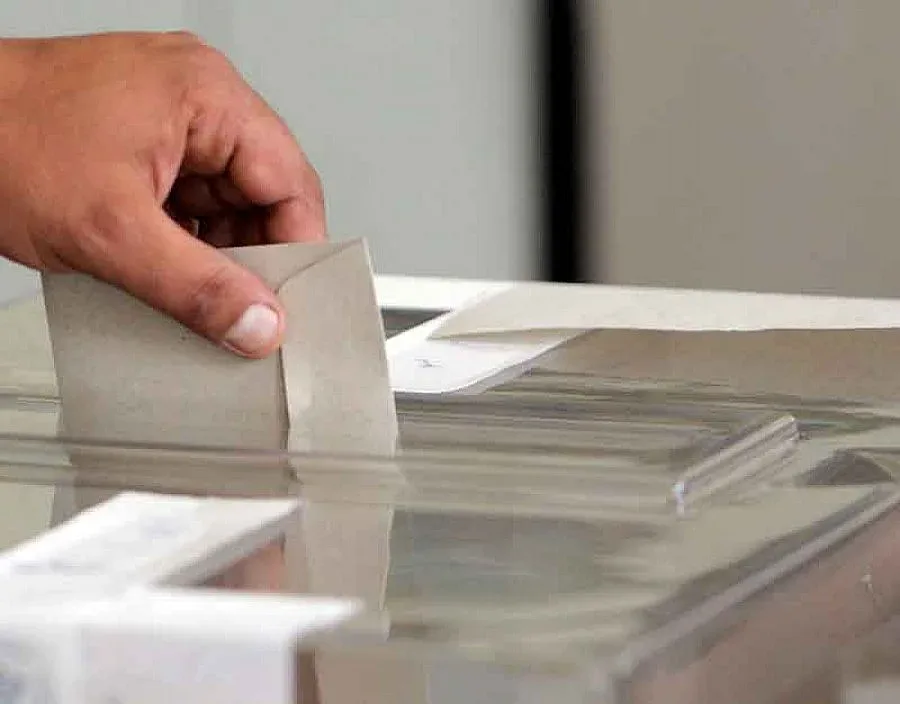 Бюлетина от отвъдното разбуни село