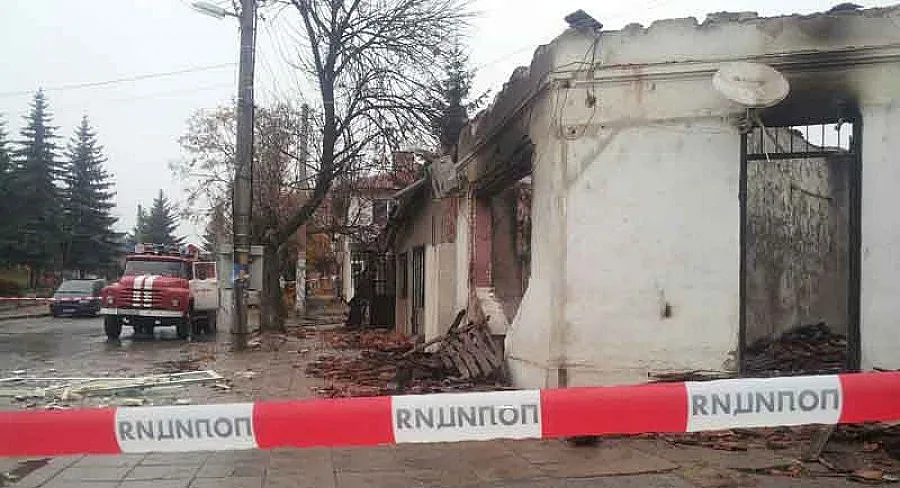 Взрив подпали центъра на Вакарел