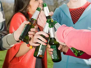 Родените през 1995: 66% пушат, 87% къркат