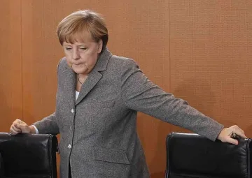 Партията на Меркел пише резолюция за напускане на еврозоната 