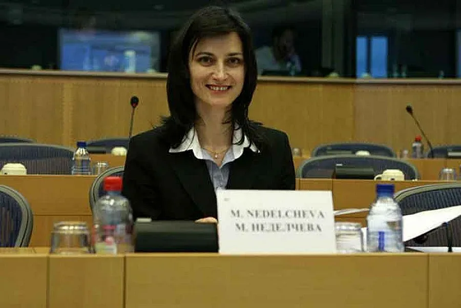 Евродепутат обяви конкурс за ученици