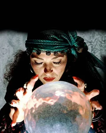 Наши врачки гадаят на гърци по скайпа 