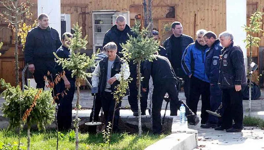 Шест часа ровиха в имотите на Рашкови
