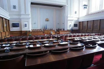 Девет нови депутати се заклеха в парламента